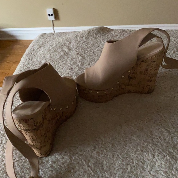 Never worn wedge sandals. Size 6.5 - Picture 2 of 3
